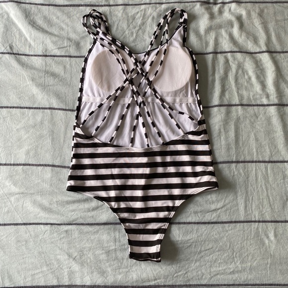 NWOT Black and White Striped Cross Back Swimsuit - Picture 3 of 5